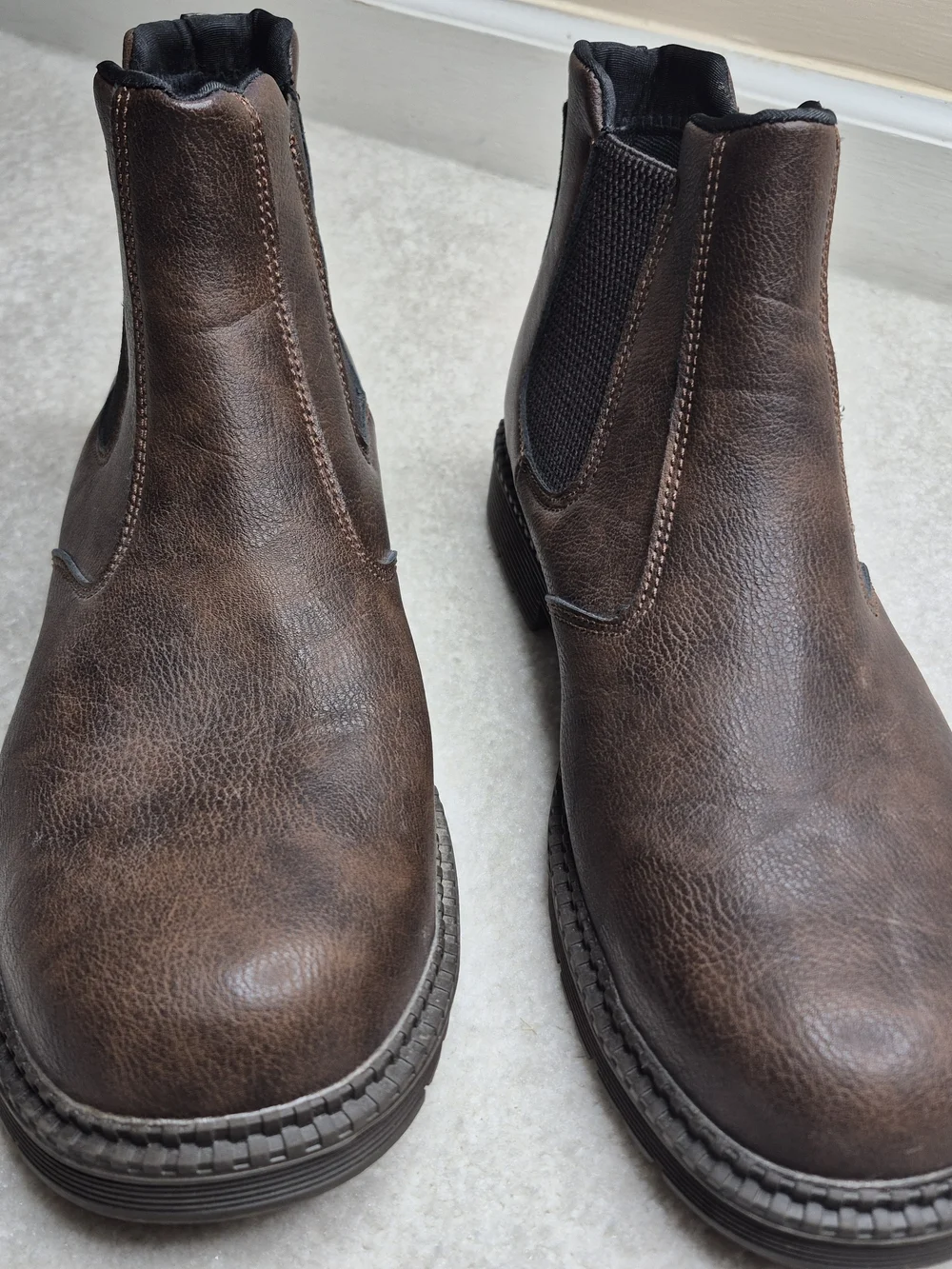 Men's Chelsea Boots in Dark Brown Leather